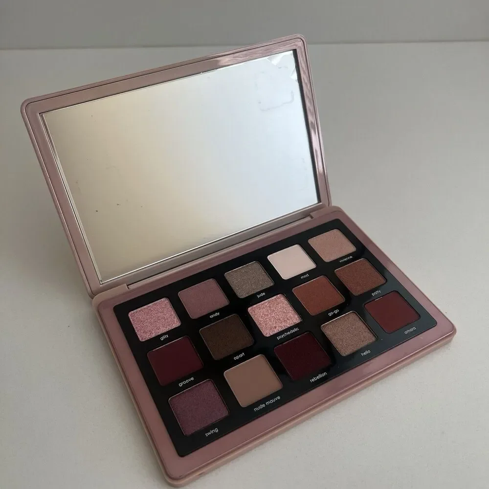 Natasha Denona Retro Eyeshadow Palette 15 Shades Matte MSRP $69  19.25g Italy